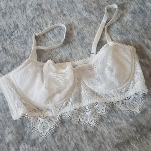 BNWOT VS White Lace bralette 34C